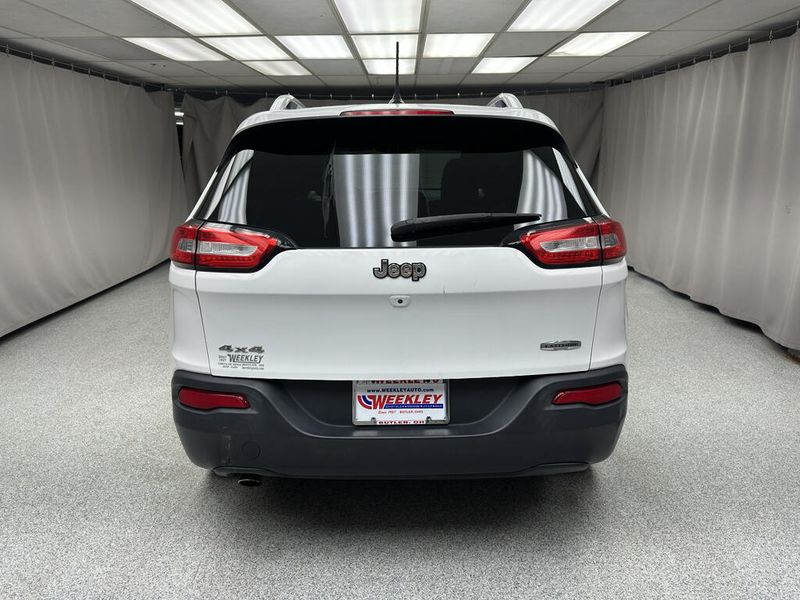 Used 2015 Jeep Cherokee LatitudeImage 3