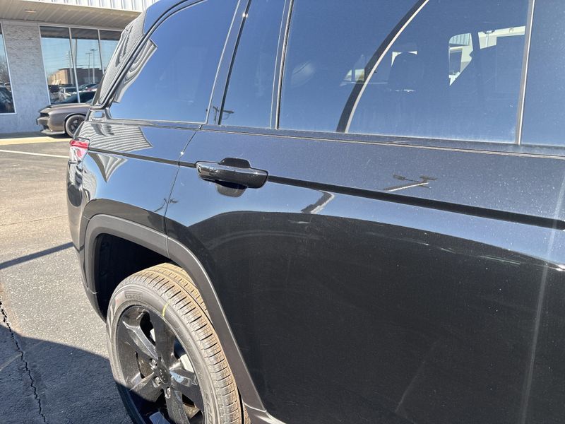 New 2025 Jeep Grand Cherokee Limited 4x4Image 7