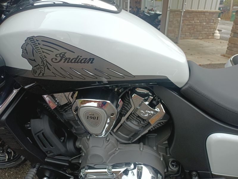 2024 Indian Motorcycle Challenger Limited w/ Powerband Audio PkgImage 3