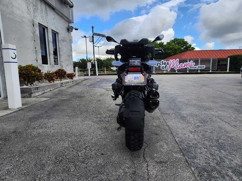 2026 BMW R 1300 GSImage 8