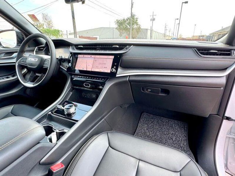 New 2026 Jeep Grand Cherokee 85th Anniversary Edition 4x4Image 13