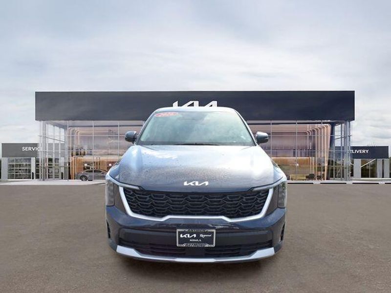 New 2025 Kia Sorento LXImage 9