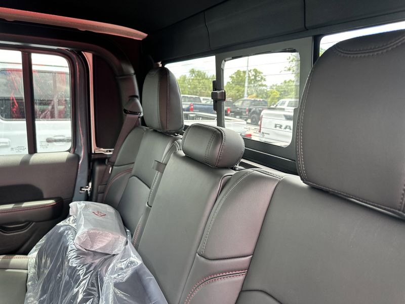 New 2025 Jeep Gladiator Rubicon X 4x4Image 18
