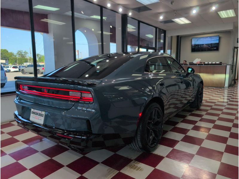 New 2027 Dodge Charger Scat Pack Plus 4-door AwdImage 4
