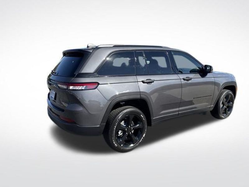 2025 Jeep Grand Cherokee Altitude X 4x4