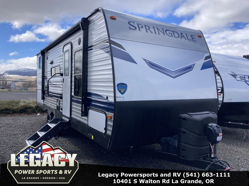 2023 SPRINGDALE 220BHW  in a MIDNIGHT exterior color. Legacy Powersports 541-663-1111 legacypowersports.net 