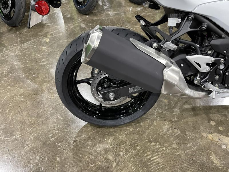 2025 Kawasaki NINJA 500 ABS Image 5