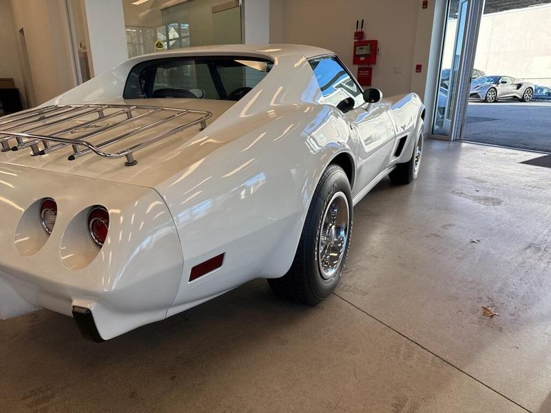 1977 Chevrolet Corvette Image 9