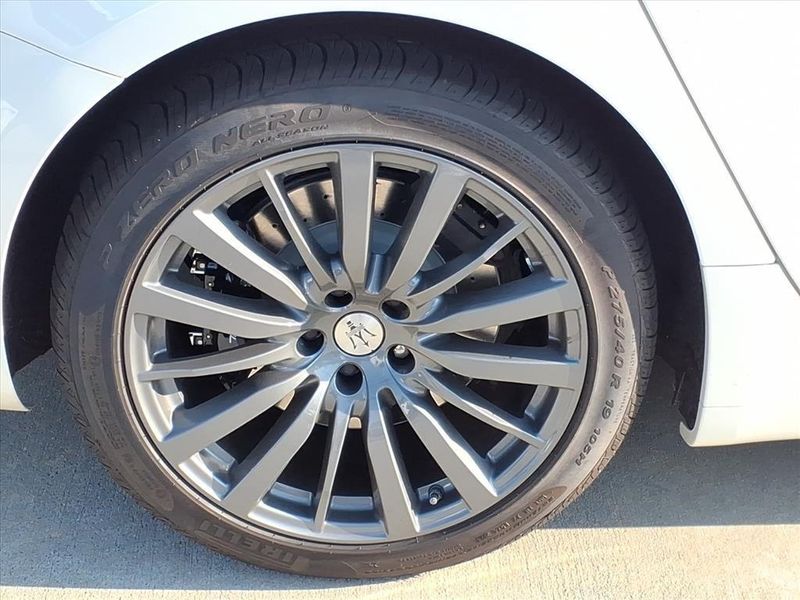 Used 2022 Maserati Ghibli Modena Q4Image 12