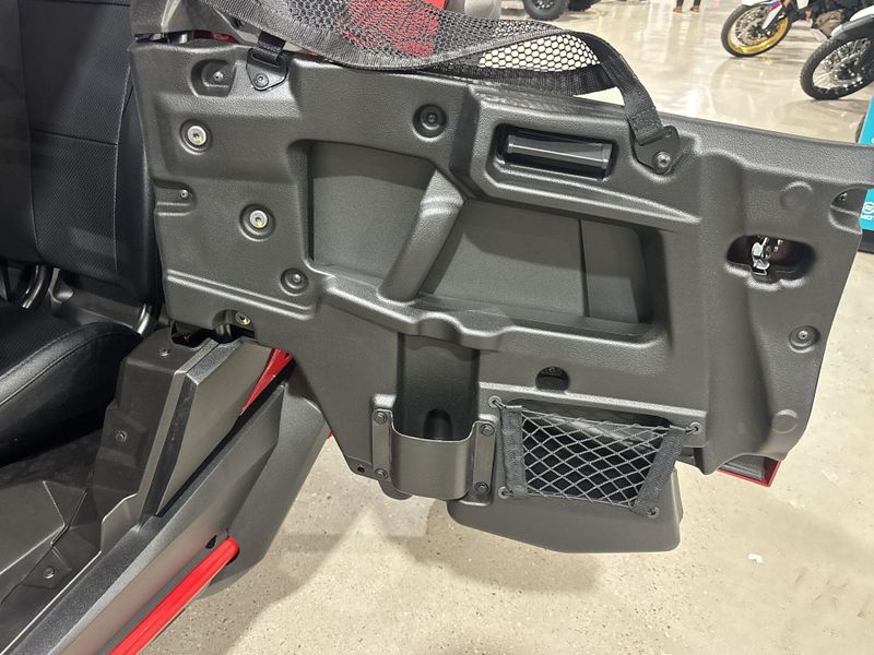 New 2026 Honda TALON1000R4 FOX LIVEVALVE Image 33