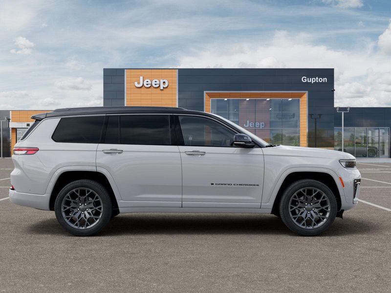 New 2026 Jeep Grand Cherokee L Summit 4x4Image 21