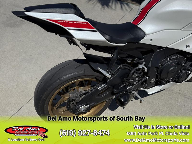 2022 Yamaha YZF-R1 Image 15