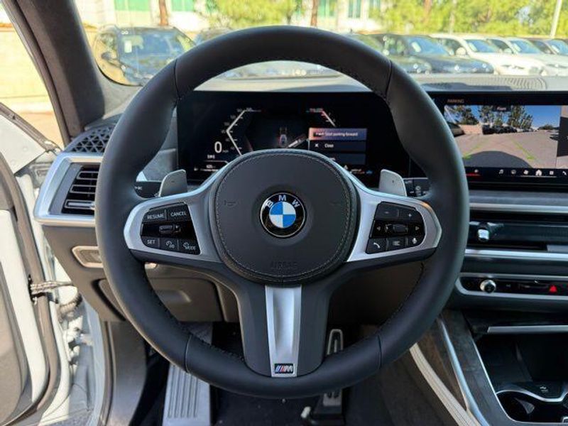 New 2026 BMW X7 xDrive40iImage 21