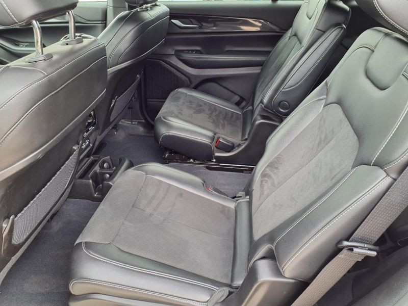 2023 Jeep Grand Cherokee L AltitudeImage 11