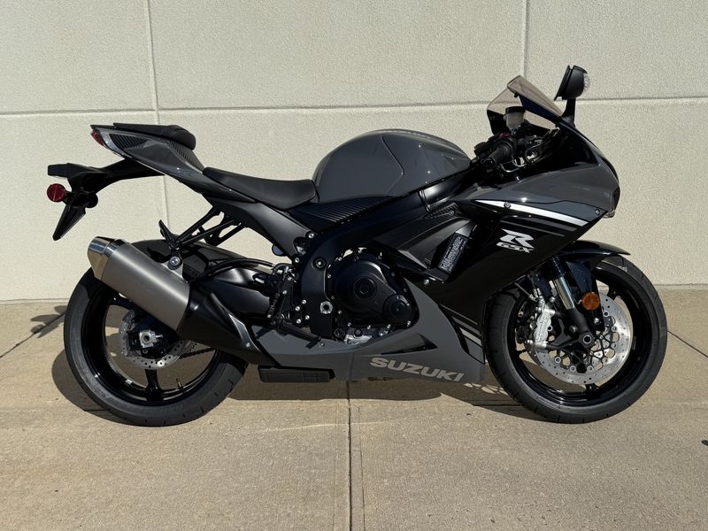 2025 Suzuki GSXR 600Image 2