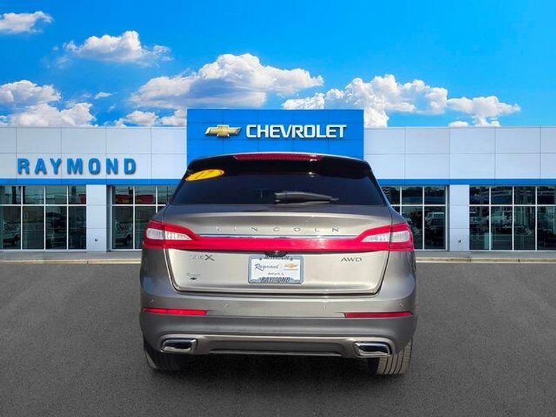 Used 2017 Lincoln MKX SelectImage 4