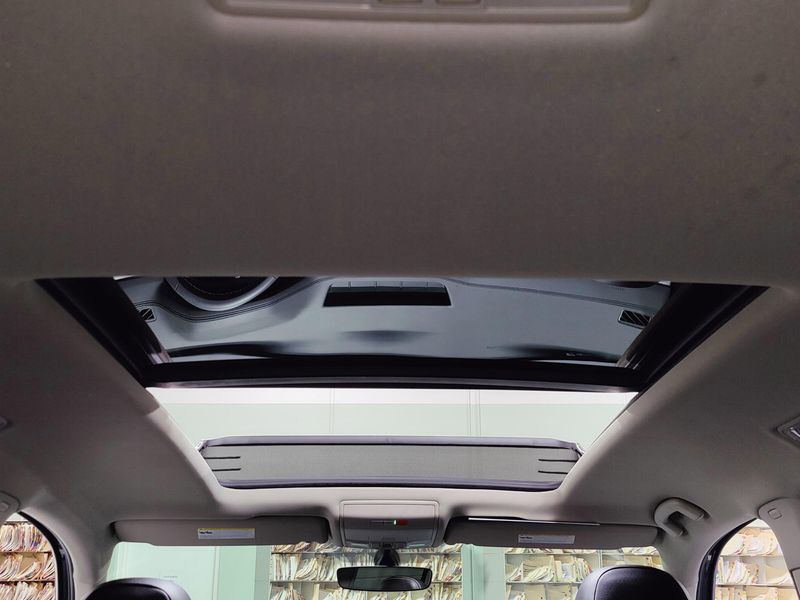 Used 2023 Volkswagen Atlas SE AWD w/Technology & SunroofImage 7