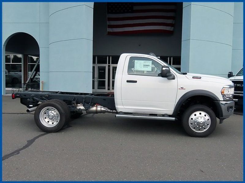 2024 RAM 5500 Chassis Cab TradesmanImage 2