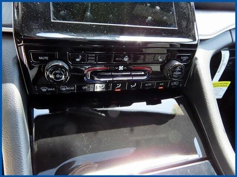 2025 Jeep Grand Cherokee AltitudeImage 18