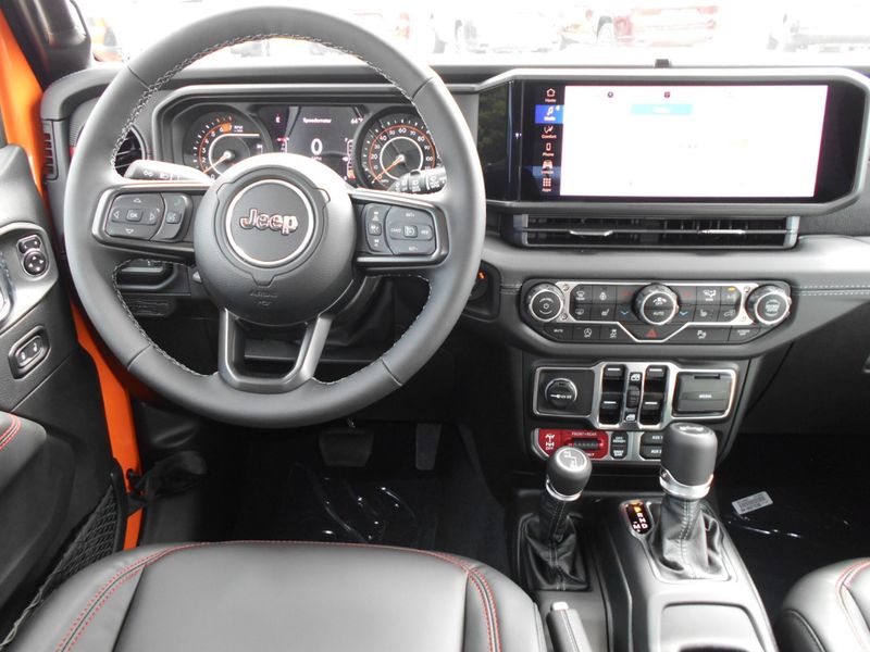 2025 Jeep Wrangler 4-door RubiconImage 4