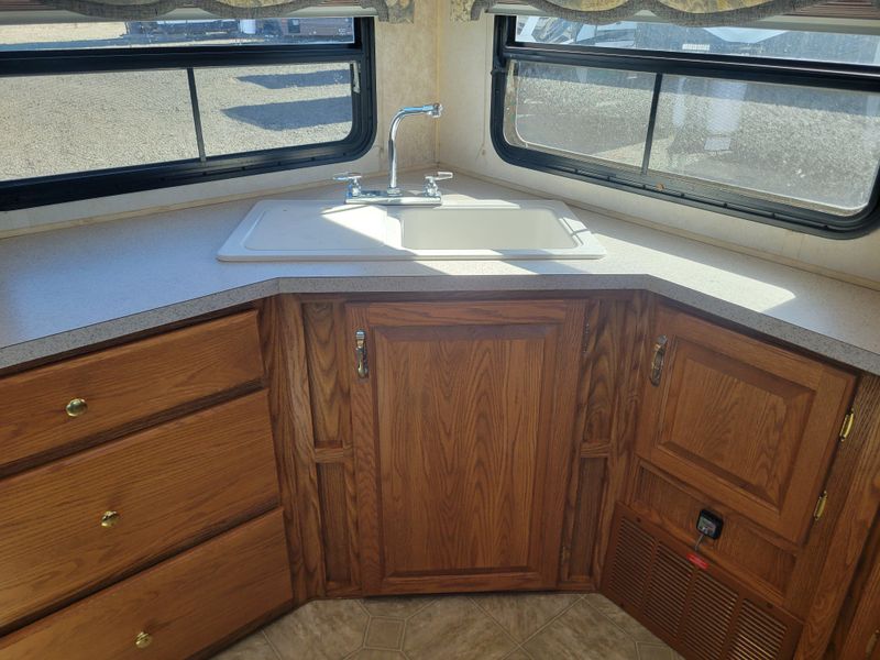 Used 2004 NORTHWOOD MFG Arctic Fox 27-5LImage 14