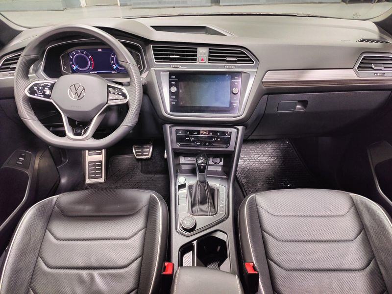 Used 2024 Volkswagen Tiguan AWD SEL R-Line w/Sunroof/NavImage 22