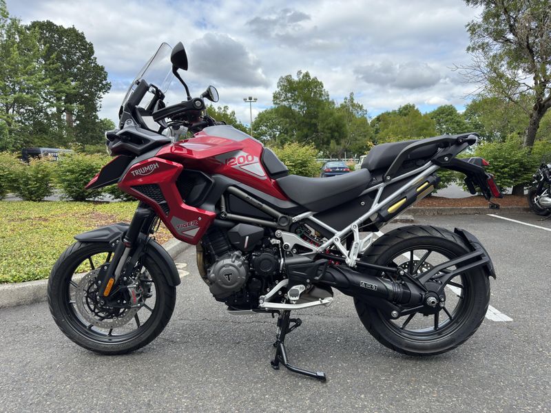 2025 Triumph Tiger 1200 GT Pro - CARNIVAL RED 