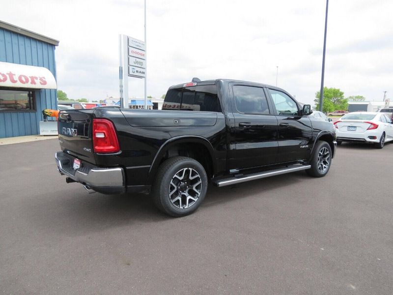 2025 RAM 1500 Laramie Crew Cab 4x4 5