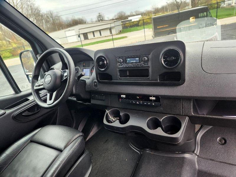 2020 Freightliner Sprinter 2500 Standard Roof V6Image 24