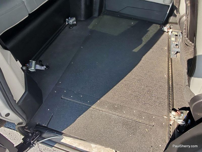 Used 2012 Dodge Grand Caravan SXTImage 23