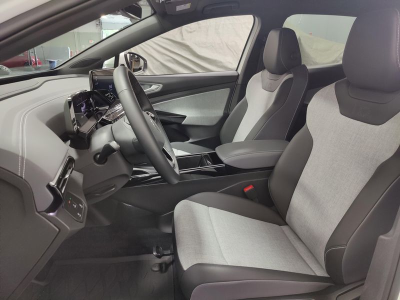Used 2024 Volkswagen ID.4 StandardImage 12