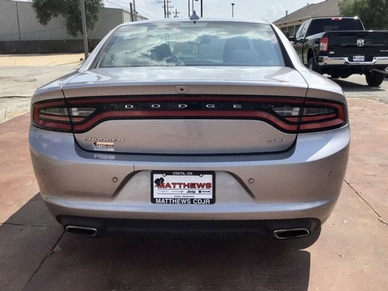 2018 Dodge Charger SXTImage 4