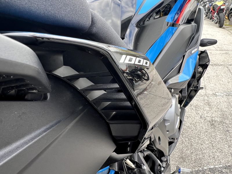 2024 BMW M 1000 XR