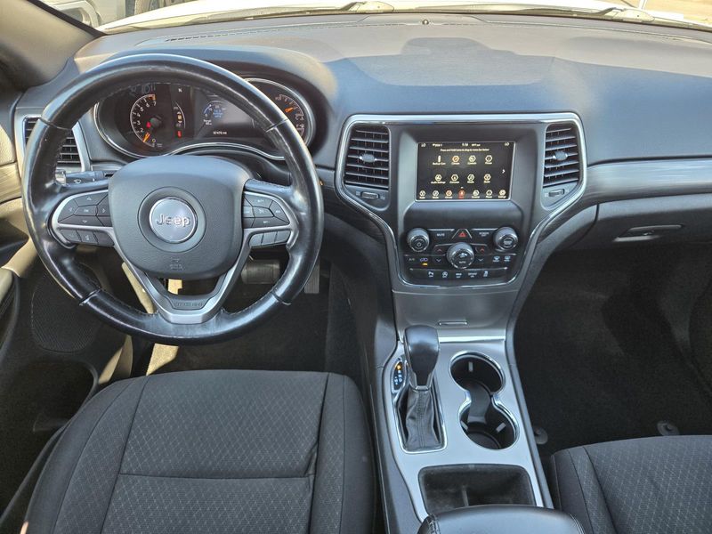 Used 2021 Jeep Grand Cherokee Laredo E 4x2