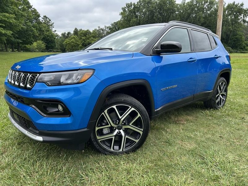 2025 Jeep Compass Limited photo 8