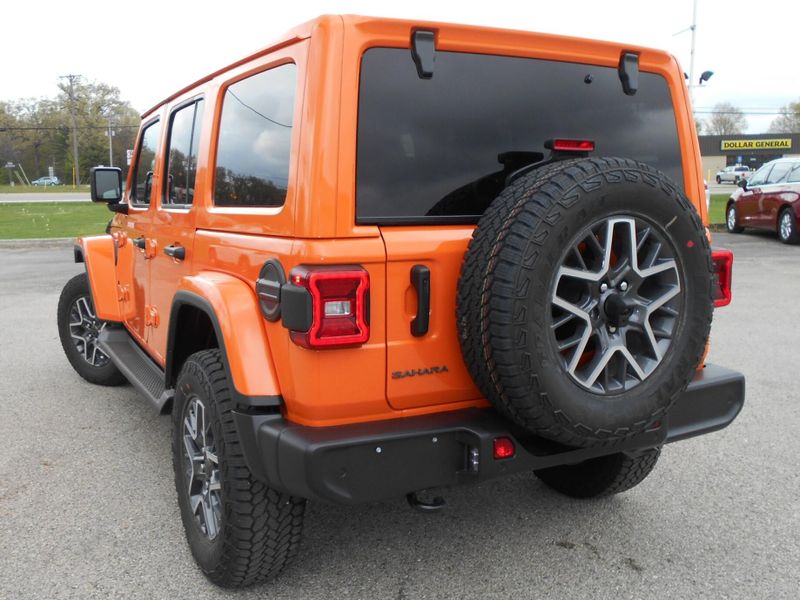 2025 Jeep Wrangler 4-door SaharaImage 3