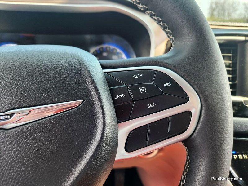 2023 Chrysler Voyager LXImage 41