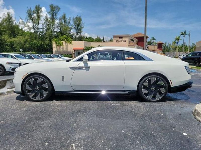 2025 Rolls Royce Spectre photo 5