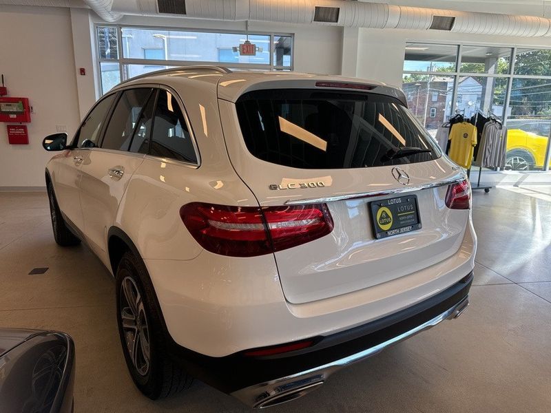 2019 Mercedes-Benz GLC 300Image 11