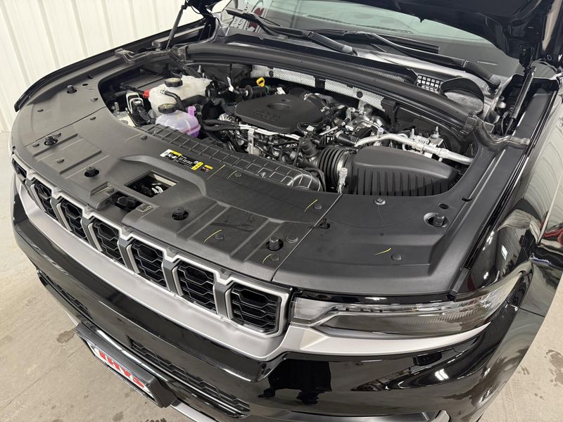 New 2026 Jeep Grand Cherokee Limited 4x4Image 18