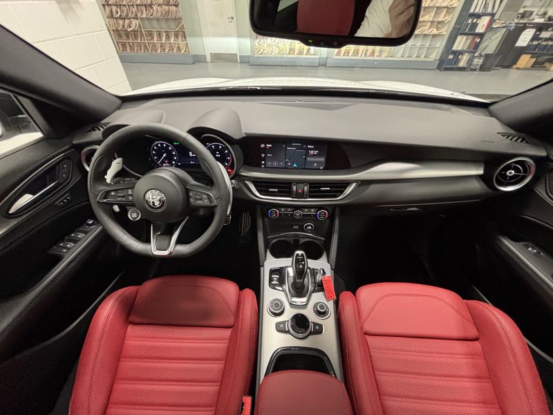 New 2025 Alfa Romeo Stelvio AwdImage 15