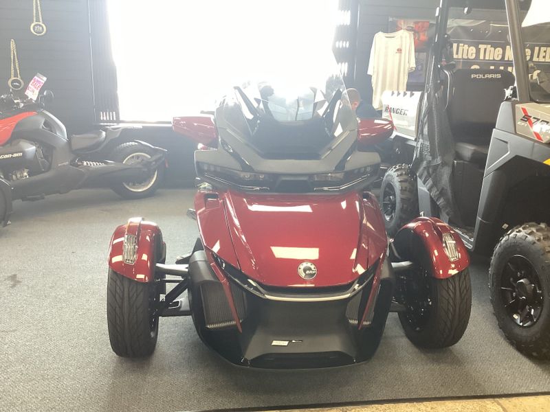 2024 Can-Am SPYDER RT LIMITED DEEP MARSALA METALLIC WITH PLATINUMImage 3