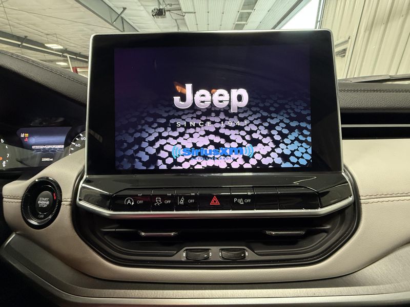 Used 2025 Jeep Compass LimitedImage 25