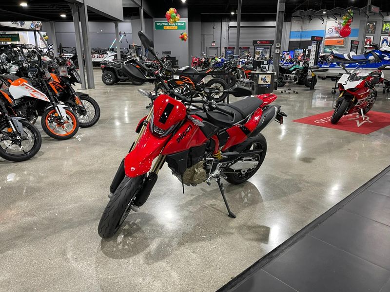 New 2025 Ducati HYPERMOTARD 698 Image 12