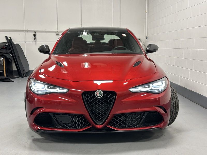 2024 Alfa Romeo Giulia Quadrifoglio Carbon RwdImage 9