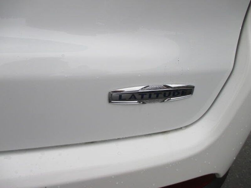 Used 2024 Jeep Compass LatitudeImage 10