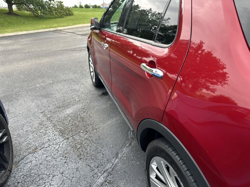 Used 2019 Ford Explorer LimitedImage 9