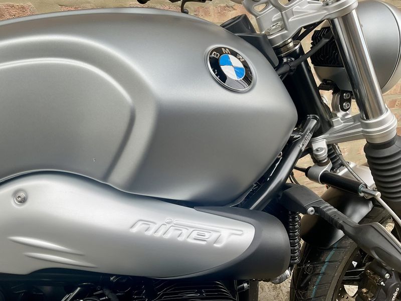 2023 BMW R nineT Scrambler in a Granite Grey Metallic exterior color. Motoworks Chicago 312-738-4269 motoworkschicago.com 