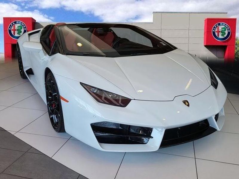 2018 Lamborghini Huracan RWD photo 3