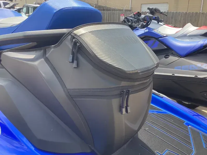 2024 Yamaha WAVERUNNER VX LIMITED HO AZURE BLUE AND ACID GREEN Image 10